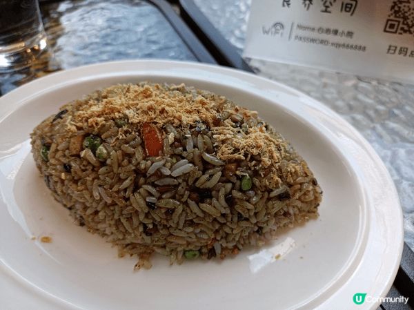 五指毛桃燉湯好喝，番茄炒椰菜花味道家常，餃子軟糯且餡料豐富，...