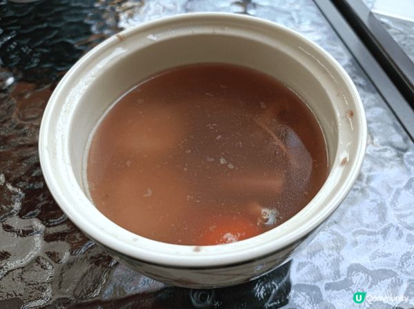 五指毛桃燉湯好喝，番茄炒椰菜花味道家常，餃子軟糯且餡料豐富，...