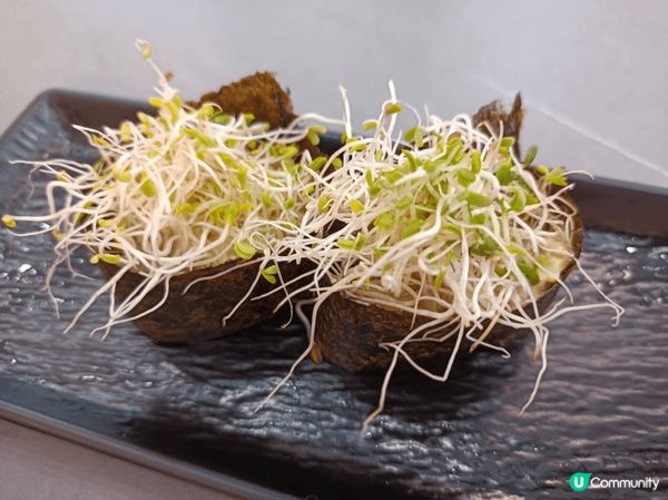 多年前光顧的瀛素食原址重開了，可能是開張不久的關係，運作上還...