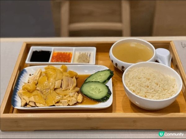 星期天，媽咪終於有假放，想試下星馬菜，所以就去左食亞參雞飯。...