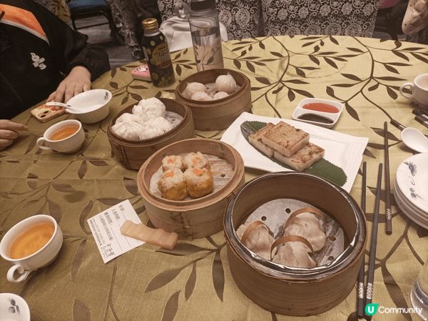 長大後最純粹的快樂就是新年放假時和家人一起上茶樓吃貼心、蛋撻...