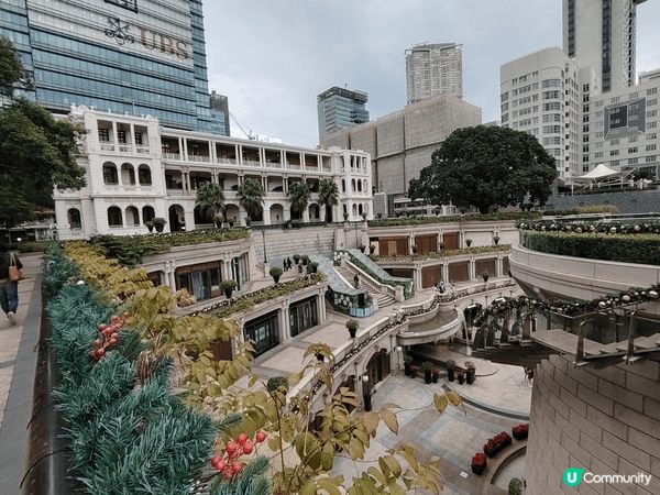 呢度環境超靚，這是深圳龍崗的「天空之盾」景觀，其鏡面鋼結構設...