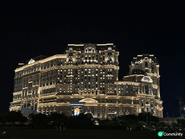 澳門嘅夜晚其實都超級好影，金光閃閃，有少少歐洲嘅感覺，都係一...