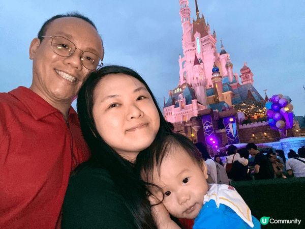 我地維維滿一週歲啦！！！決定去一個好玩的週歲旅行，香港迪士尼...
