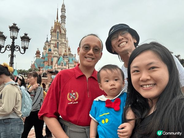 我地維維滿一週歲啦！！！決定去一個好玩的週歲旅行，香港迪士尼...