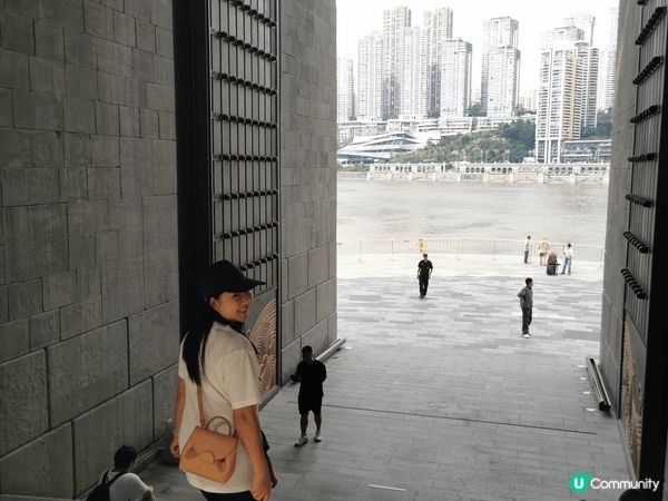 第一次去重慶旅遊，來到兩江交界的地方，真是大開眼界