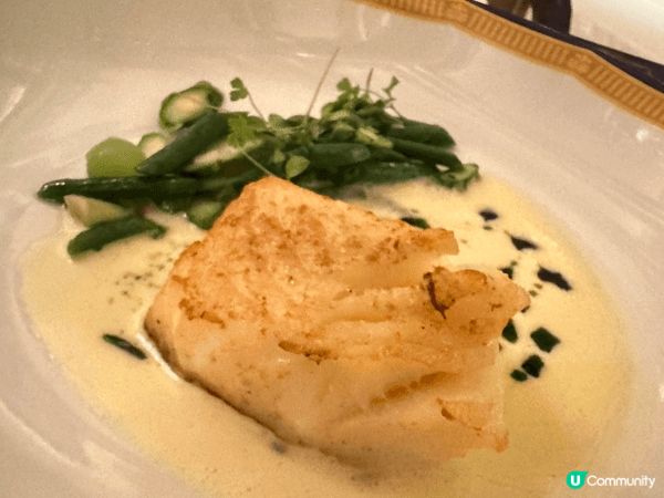 在香港半島酒店享用三道菜晚餐來慶祝和先生的三周年結婚紀念日。...