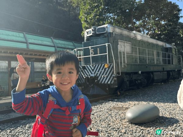香港鐵路館是親子遊的熱門打卡地點，也吸引了許多家庭前來參觀和...