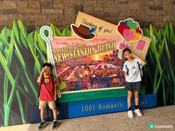 第一張圖片係去迪士尼樂園玩，因為要等演藝人出黎派糖，所以順便...