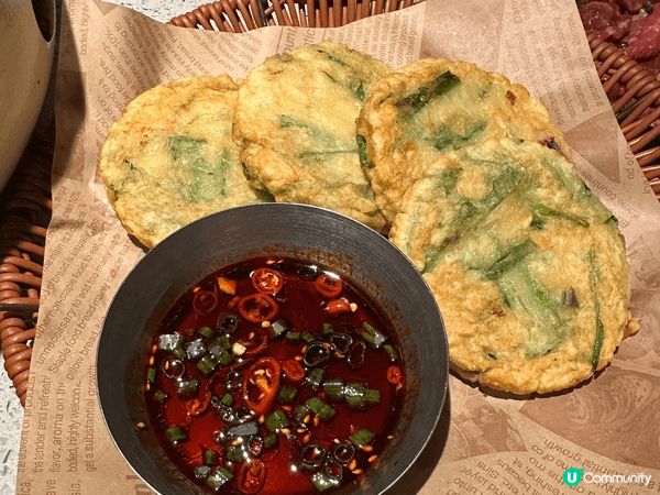 返咗深圳食嘢，去咗食螞蟻洞呢間烤肉餐廳，最好係職員可以幫你燒...