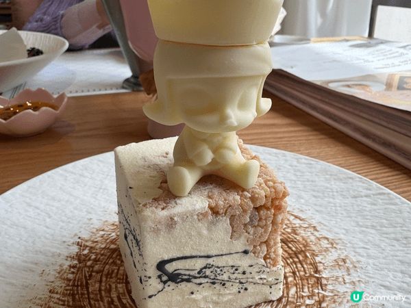 北京Pop Land 入面嘅Molly 城堡主題餐廳，食物造...