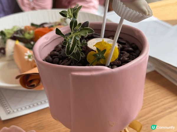 北京Pop Land 入面嘅Molly 城堡主題餐廳，食物造...