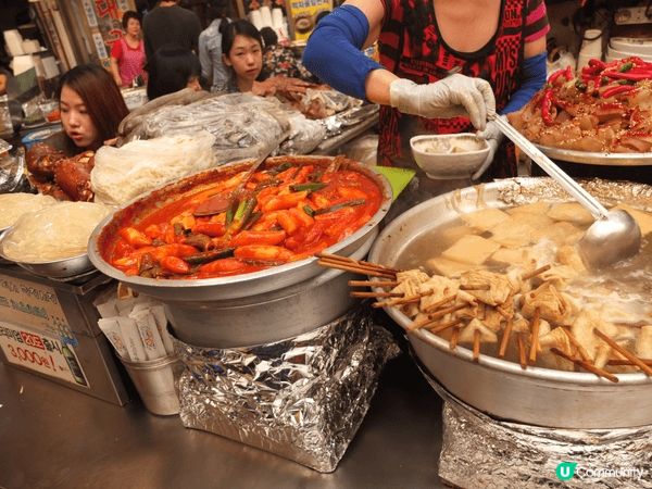 我哋去咗韓國廣藏市場食醬油蟹，泡菜，年糕同埋綠豆餅