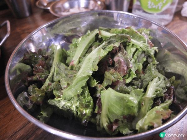 我哋去咗韓國廣藏市場食醬油蟹，泡菜，年糕同埋綠豆餅