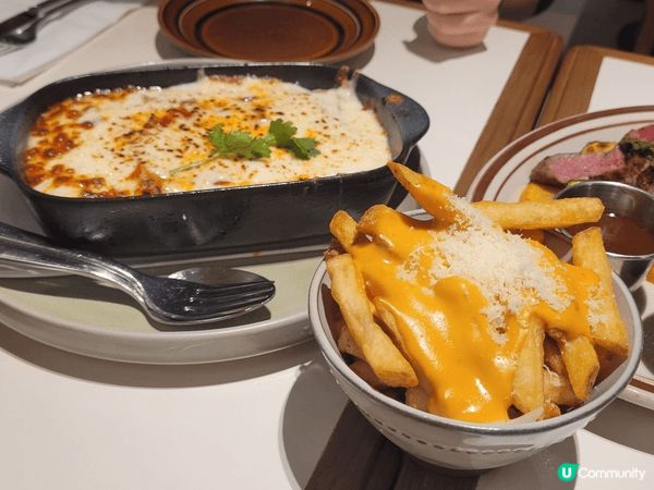 正呀喂！😋 撐枱腳食好西！🥩🍟