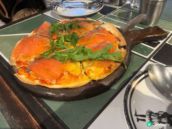 餐廳內充滿打咭位，餐牌菜名有趣，令人會心微笑。食物質素高，價...
