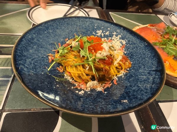 餐廳內充滿打咭位，餐牌菜名有趣，令人會心微笑。食物質素高，價...