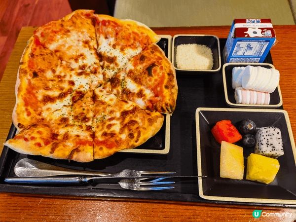 同仔仔去嘆尖沙咀凱悅酒店平日半自助午餐，小朋友menu嘅pi...