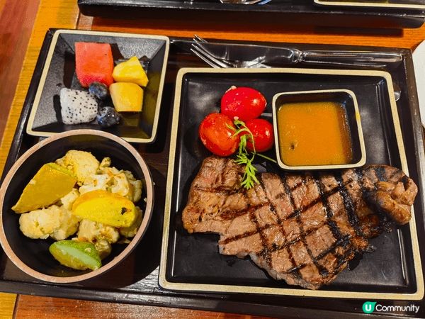 同仔仔去嘆尖沙咀凱悅酒店平日半自助午餐，小朋友menu嘅pi...