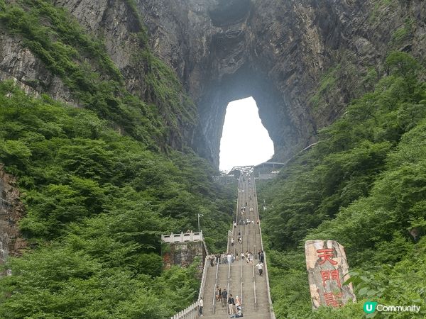 超美的張家界天然美景，阿凡達仙境！色彩繽紛燈光照耀下的鐘乳洞...