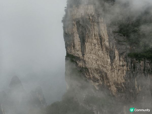 超美的張家界天然美景，阿凡達仙境！色彩繽紛燈光照耀下的鐘乳洞...