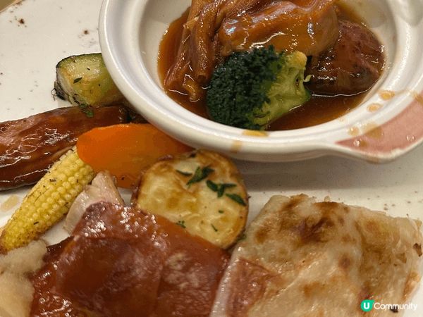 前幾日喺銅鑼灣柏寧酒店食自助餐，食物種類算多，有生蠔供應，食...