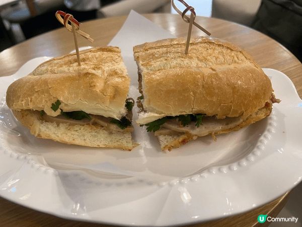 今次想推薦Non Cafe，今次就叫左份越式扎肉包，呢款法包...