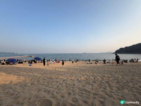 大梅沙沙灘，有千秋可以打卡，玩😆大小朋友都鍾意玩，囡囡玩都唔...