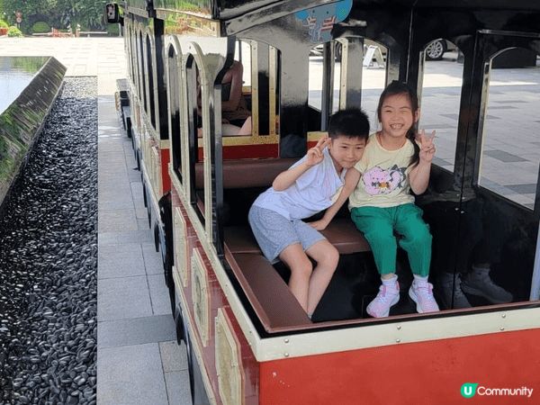 深圳萬豪酒店，暑假去享受陽光和泳池，也有私人沙灘。小火車，電...