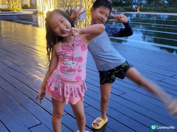 深圳萬豪酒店，暑假去享受陽光和泳池，也有私人沙灘。小火車，電...