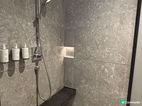 上個月兒子生上去了深圳JW 住宿慶祝，房間好大又乾晒，記得浴...
