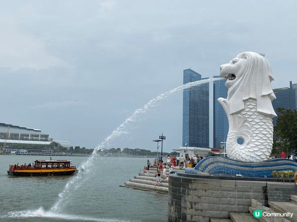 新加坡同香港差唔多，都係一個多元文化的地區。美景都係繞着唔同...