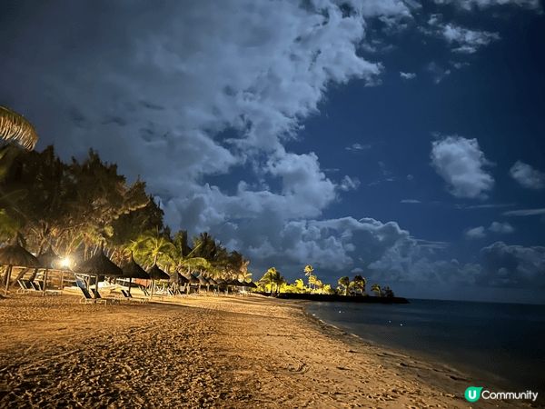 在毛里求斯的藍天白雲，陽光與海灘，風景海鮮，簡直一絕
