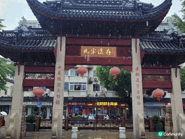 2025年暑假，去了一趟上海。和十年前比較，感覺更加繁榮昌盛...