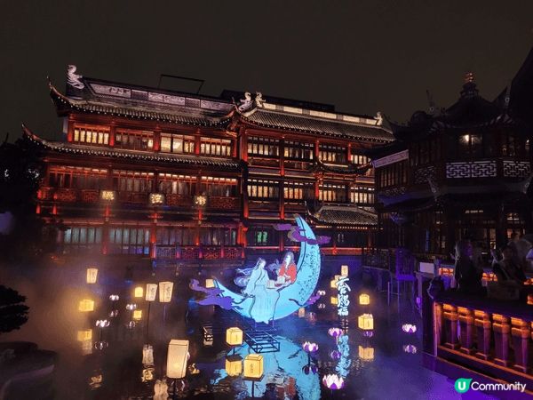 2025年暑假，去了一趟上海。和十年前比較，感覺更加繁榮昌盛...