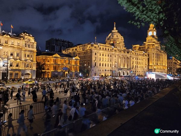2025年暑假，去了一趟上海。和十年前比較，感覺更加繁榮昌盛...