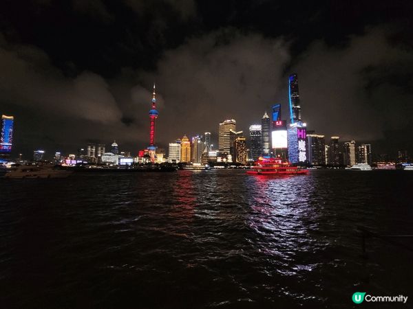2025年暑假，去了一趟上海。和十年前比較，感覺更加繁榮昌盛...