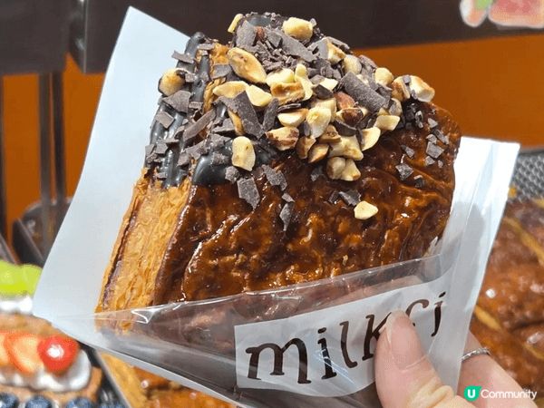 Milkfill新推出的拿破崙泡芙，內裡加入細滑柔軟嘅cre...