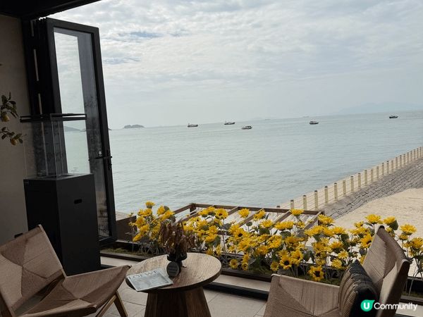 晨光涌入窗，鸟鸣携花香绕杯。旅行之美，在奔赴光芒的路上，更在...
