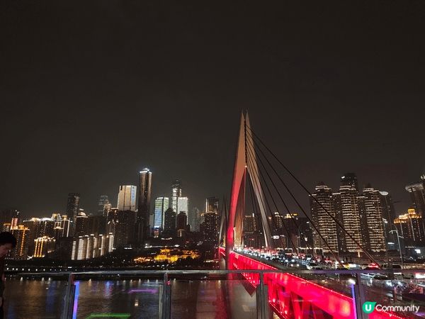重慶呢趟旅行，每一幕都記喺心入面。睇熊貓攤喺架上面瞓晏覺，得...