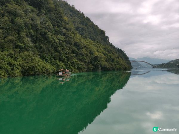 重慶呢趟旅行，每一幕都記喺心入面。睇熊貓攤喺架上面瞓晏覺，得...