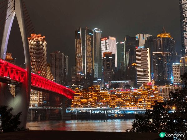 重慶呢趟旅行，每一幕都記喺心入面。睇熊貓攤喺架上面瞓晏覺，得...