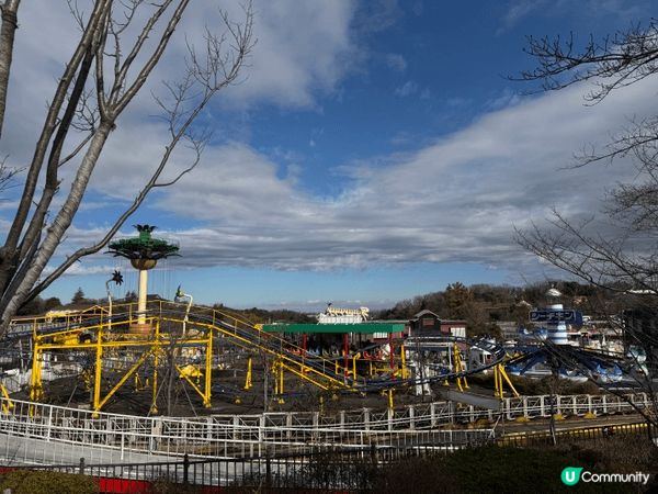 這個位於東京的「讀賣樂園」，樂園裡有40多種遊樂設施，各或各...