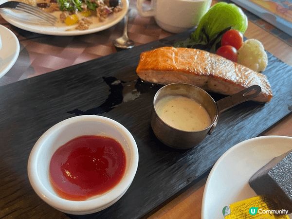 嘉湖海逸酒店半自助午餐，依家星期四及星期五做緊優惠價$110...