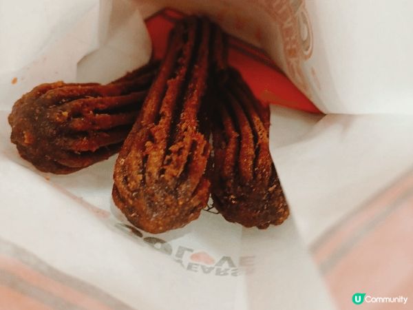 麥當勞新推出嘅Choco Churros, 熱辣辣好脆好好食...