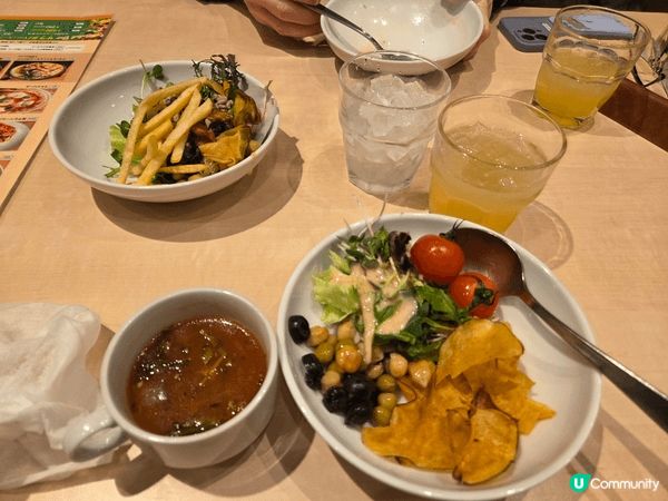 在日本人AEON  OUTLET嘅地方食薄餅SET佢嘅味道做...