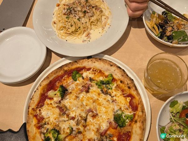 在日本人AEON  OUTLET嘅地方食薄餅SET佢嘅味道做...