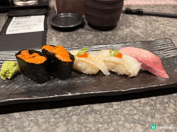 香港好多商場都有聖誕佈置，睇吓嘢，食吓有水準的食物，chil...