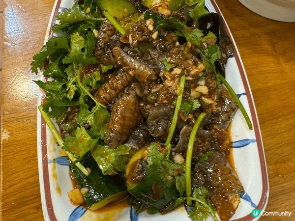 冬冰冰最岩食碗秋拾米線暖暖胃，豬頸肉小窩米線必點，大大份又惹...