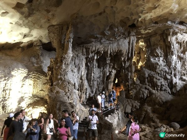 非常推介被列為世界遺產的越南下龍灣，可以自己划竹筏或獨木舟，...